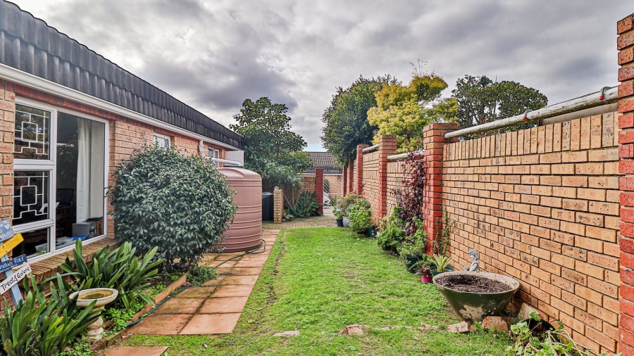 To Let 3 Bedroom Property for Rent in Lovemore Heights Estate Eastern Cape